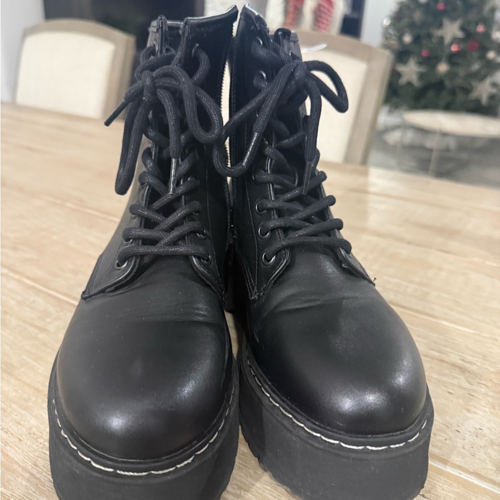 Steve Madden Black Lace-Up Ankle Boots